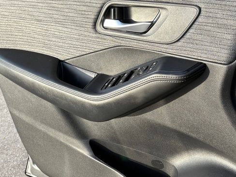 Certified 2023 Nissan Rogue SV image 27