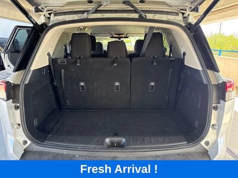 Used 2025 Nissan Pathfinder SV FWD image 5