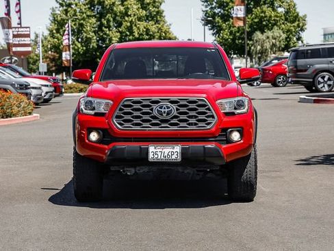 Used 2022 Toyota Tacoma TRD Off-Road AWD/4WD image 7