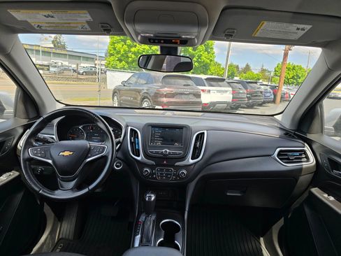 Used 2019 Chevrolet Equinox LT FWD image 12