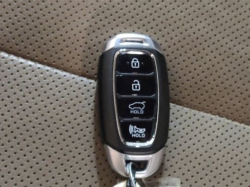 Used 2019 Hyundai Santa Fe Limited image 32