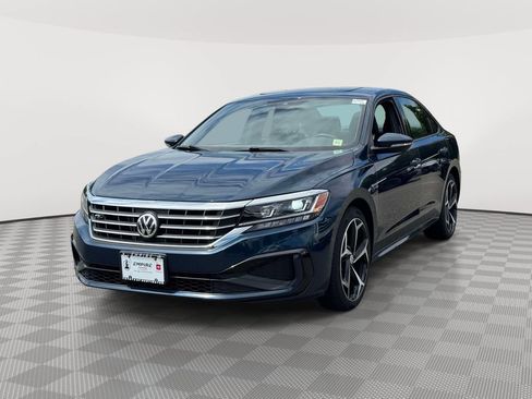 Used 2021 Volkswagen Passat 2.0T R-Line FWD image 3