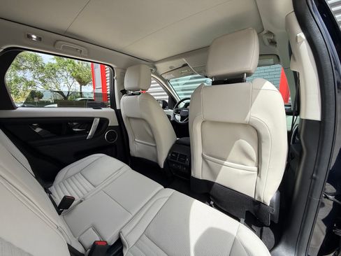 Used 2023 Land Rover Discovery Sport SE AWD/4WD image 16