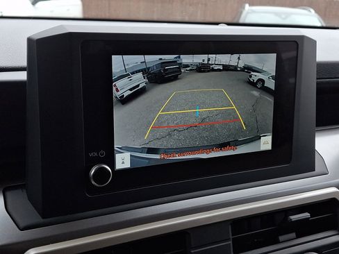 Used 2024 Toyota Tacoma TRD Off-Road image 17