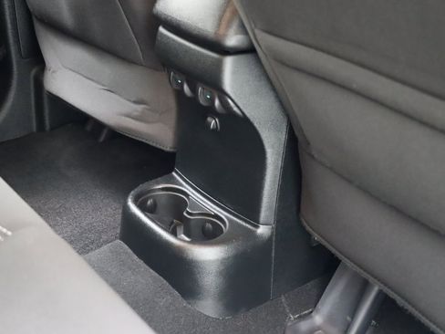 Used 2018 Jeep Wrangler Unlimited Sahara image 31