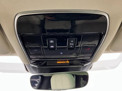 Certified 2023 Land Rover Range Rover SE image 13