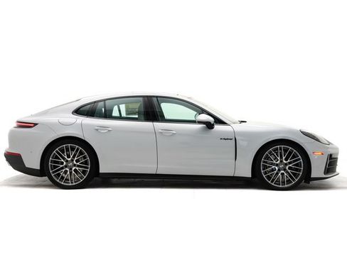 Certified 2025 Porsche Panamera 4 E-Hybrid AWD/4WD image 32