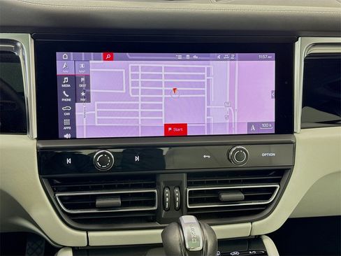 Used 2022 Porsche Macan S image 20