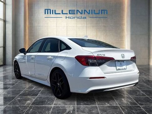 Used 2023 Honda Civic Sport image 3