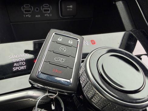 New 2025 Jeep Grand Cherokee L Limited w/ Trailer Tow Package image 45