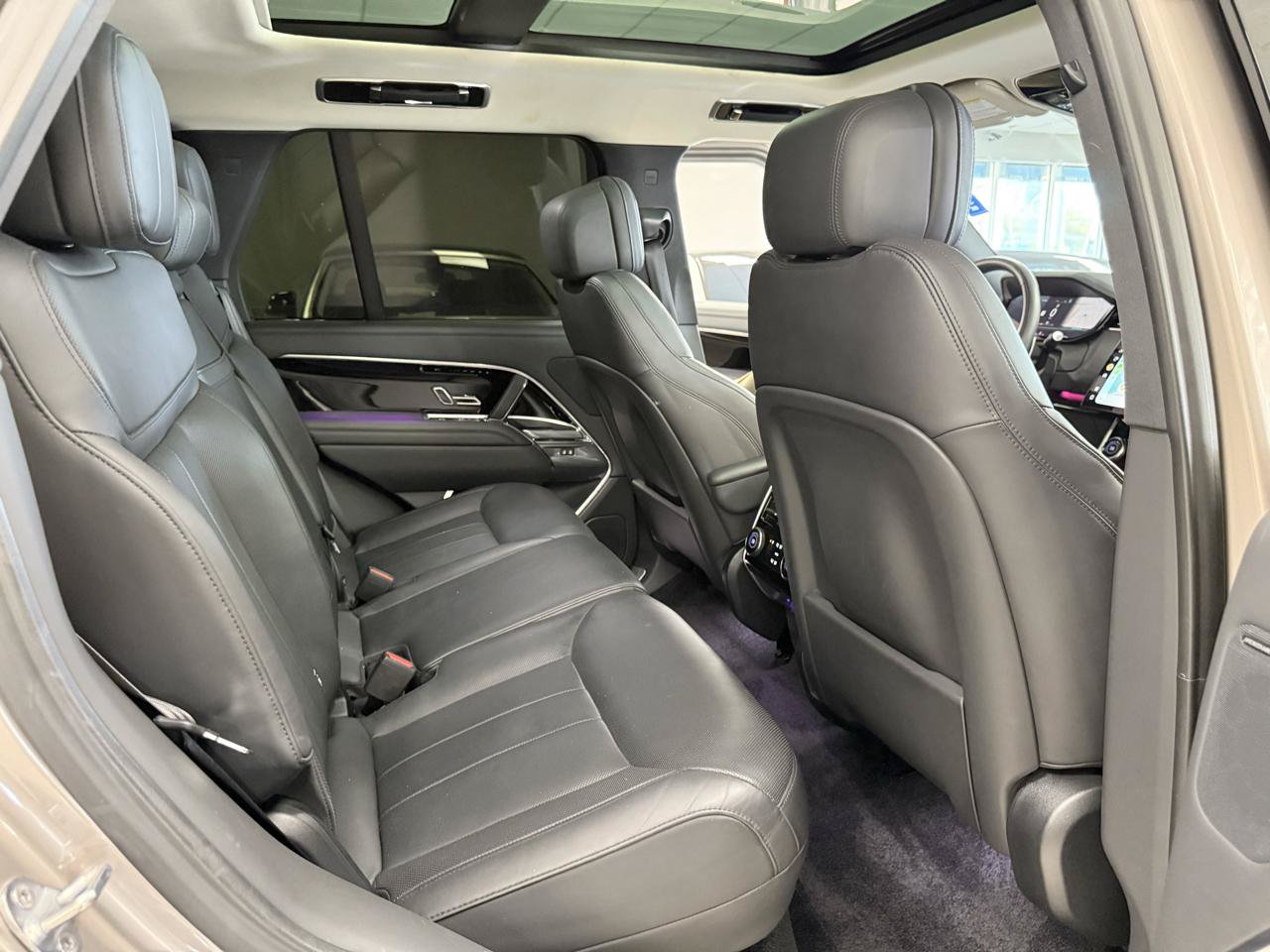Used 2023 Land Rover Range Rover SE AWD/4WD image 25