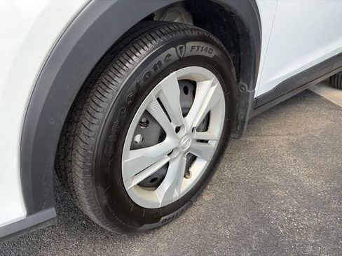 Used 2025 Nissan Kicks Play S FWD image 6