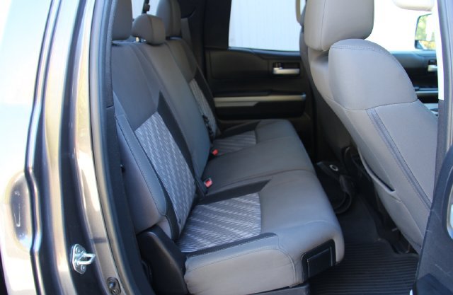 Used 2018 Toyota Tundra SR5 AWD/4WD image 34