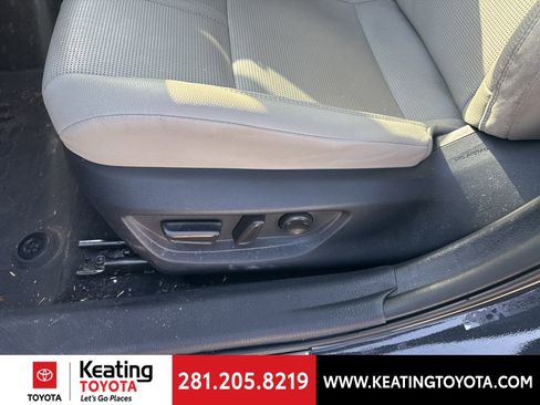 Used 2025 Toyota Camry XLE image 14