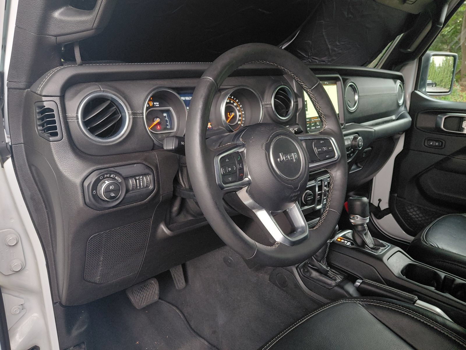 Used 2020 Jeep Gladiator Overland AWD/4WD image 18