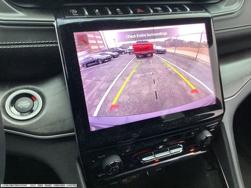 Used 2022 Jeep Grand Cherokee Limited image 9