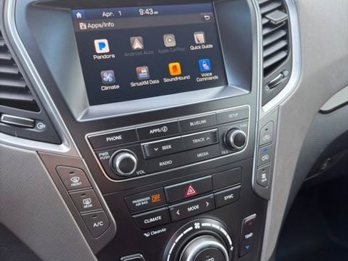 Used 2019 Hyundai Santa Fe XL SE image 11