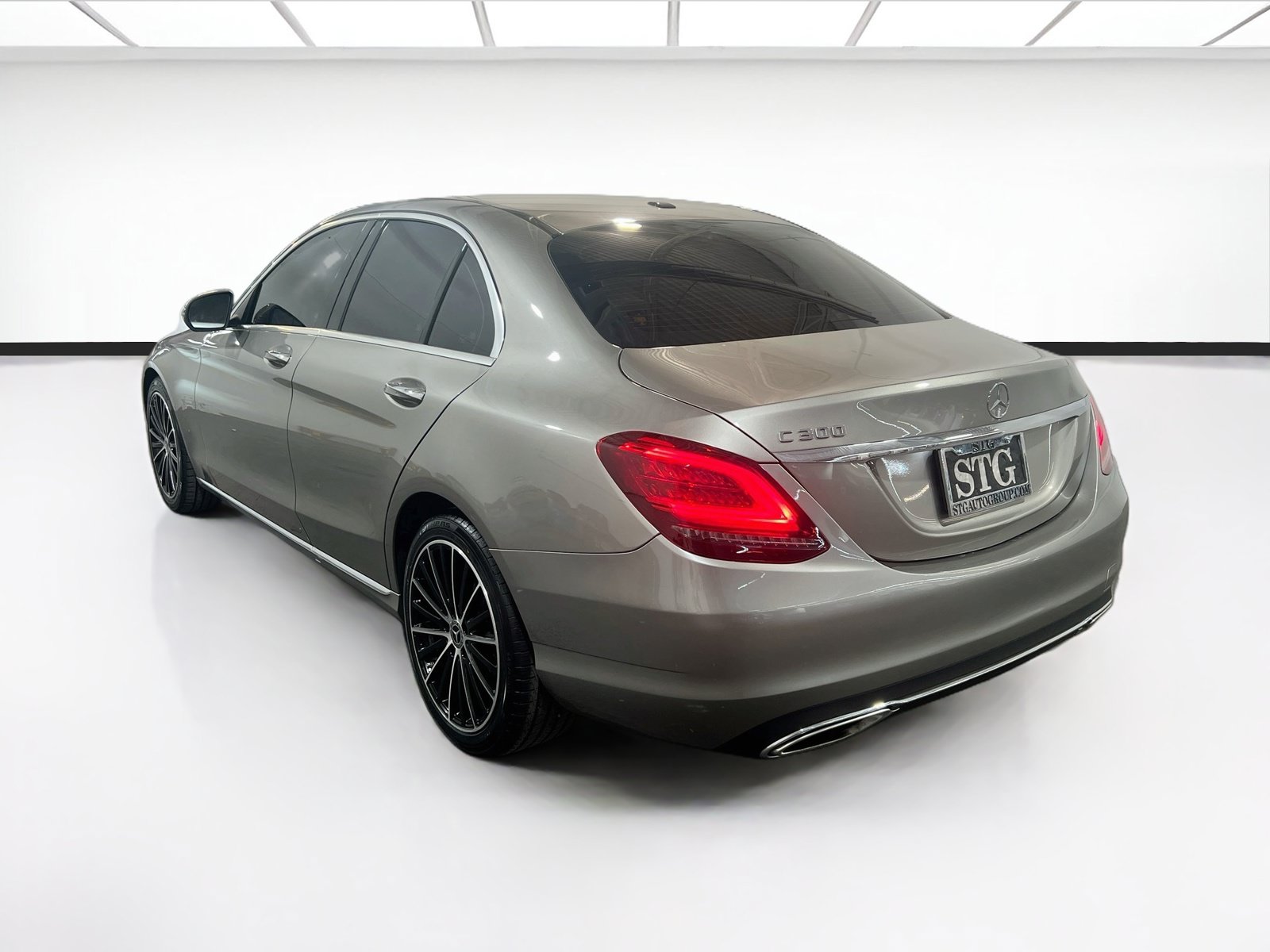 Used 2020 Mercedes-Benz C 300 Sedan image 6