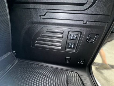 Used 2026 Buick Enclave Avenir w/ LPO, Floor Liner Package AWD/4WD image 19