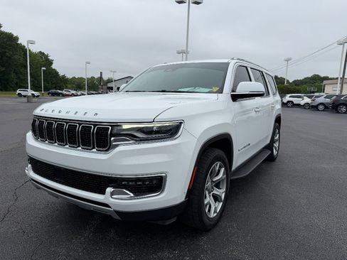 Used 2022 Jeep Wagoneer Series II AWD/4WD image 3