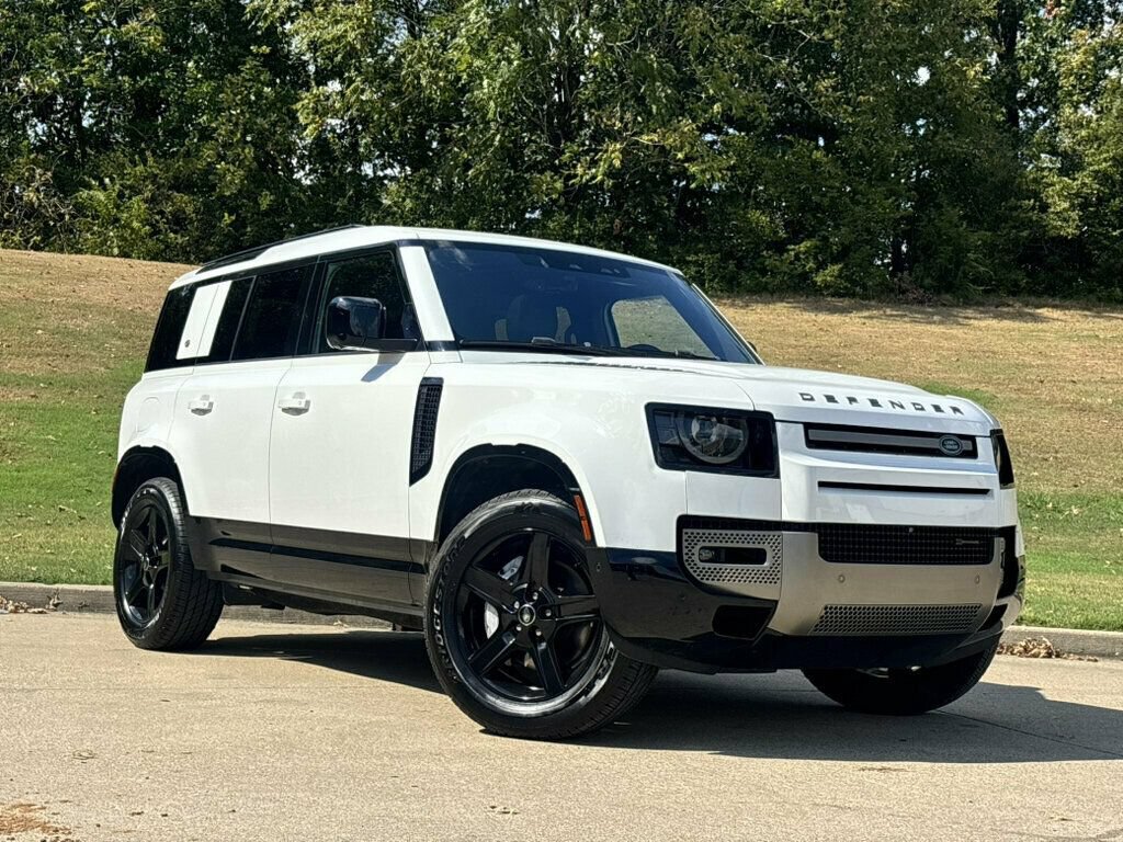 Used 2022 Land Rover Defender 110 X-Dynamic SE AWD/4WD image 2