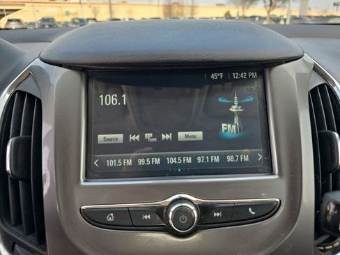 Used 2017 Chevrolet Cruze LT w/ Convenience Package image 8