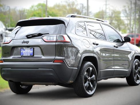 Used 2019 Jeep Cherokee Latitude Plus AWD/4WD image 5