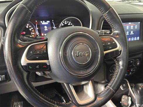 Used 2020 Jeep Compass Latitude FWD image 21