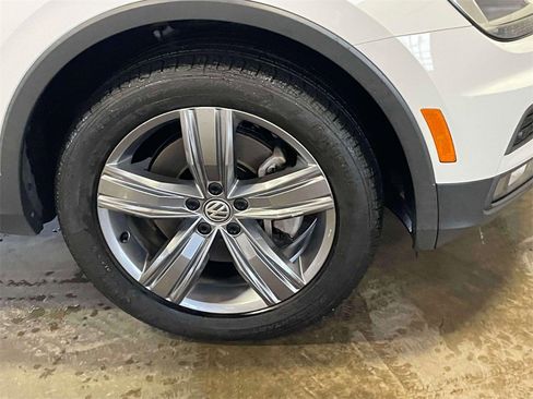 Used 2020 Volkswagen Tiguan SEL image 9