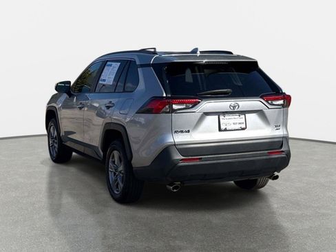 Used 2025 Toyota RAV4 XLE image 7