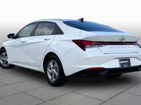 Used 2021 Hyundai Elantra SE FWD image 12