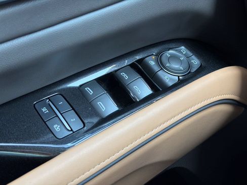 Certified 2023 Cadillac Escalade Premium Luxury w/ Performance Package AWD/4WD image 24