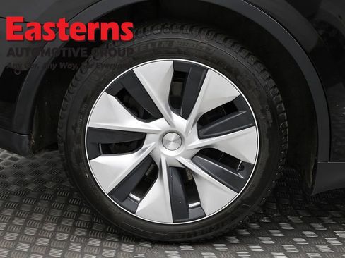 Used 2021 Tesla Model Y Long Range image 27