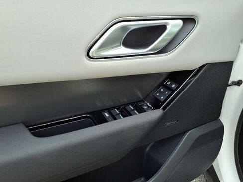 Used 2025 Land Rover Range Rover Velar Dynamic SE AWD/4WD image 21