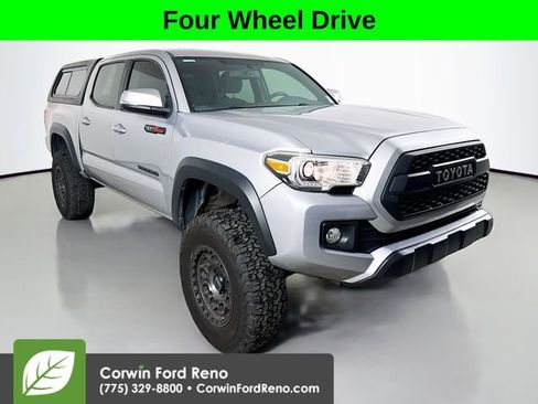 Used 2017 Toyota Tacoma TRD Off-Road image 1
