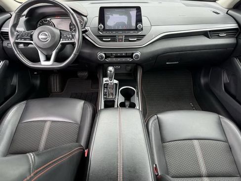 Used 2024 Nissan Altima 2.5 SR FWD image 9