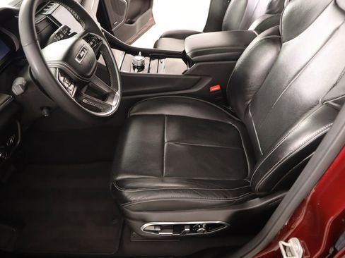 Used 2024 Jeep Grand Cherokee L Overland w/ Luxury Tech Group IV image 13