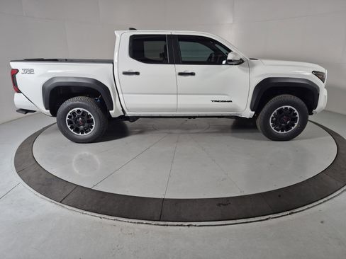 New 2026 Toyota Tacoma TRD Off-Road image 5