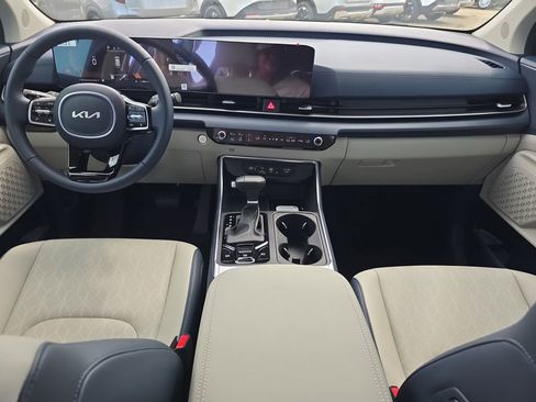 New 2026 Kia Carnival EX FWD image 13