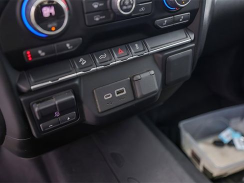 Used 2022 Chevrolet Silverado 2500 LT w/ Convenience Package image 22