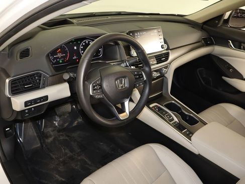 Used 2018 Honda Accord Touring image 23