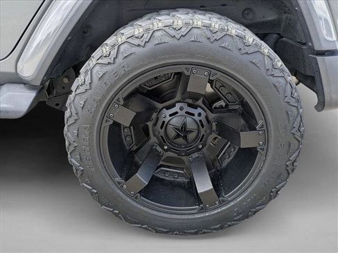 Used 2020 Jeep Wrangler Unlimited Sahara w/ LED Lighting Group image 8