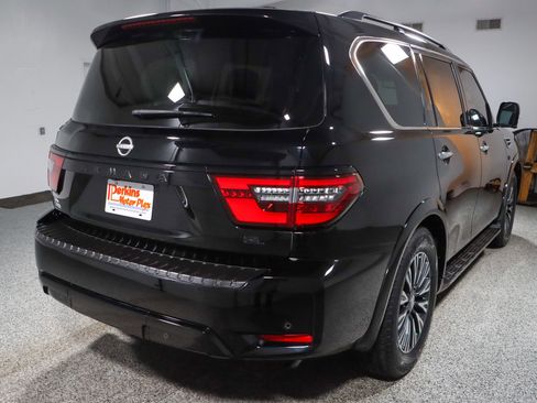 Used 2022 Nissan Armada SL w/ Midnight Edition Package image 7