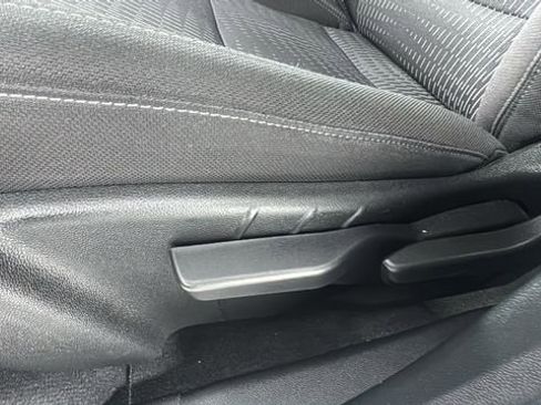 Used 2025 Chevrolet Equinox LT image 11