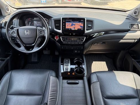 Used 2016 Honda Pilot Touring image 14