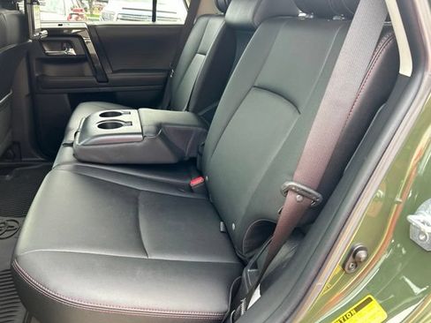 Used 2022 Toyota 4Runner TRD Off-Road Premium AWD/4WD image 12