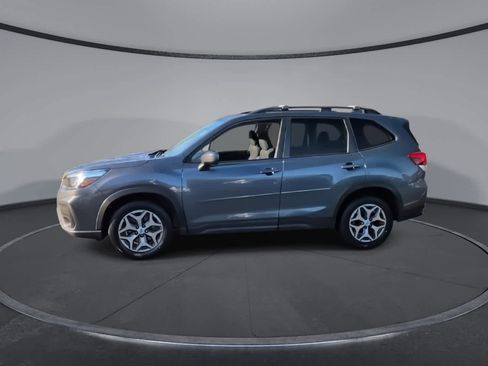 Used 2020 Subaru Forester Premium image 4