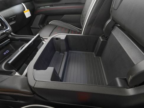 Used 2026 GMC Yukon XL AT4 Ultimate w/ LPO, Illumination Package AWD/4WD image 33