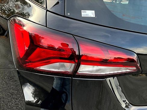 Certified 2024 Chevrolet Equinox LS image 21