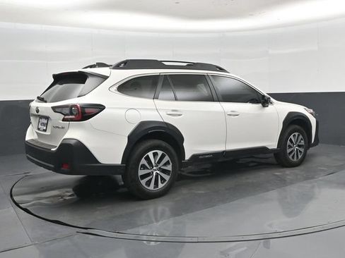 Used 2025 Subaru Outback Premium AWD/4WD image 3
